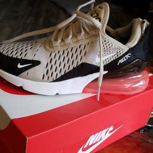 Nike Air Max 270 size 3.5 youth
